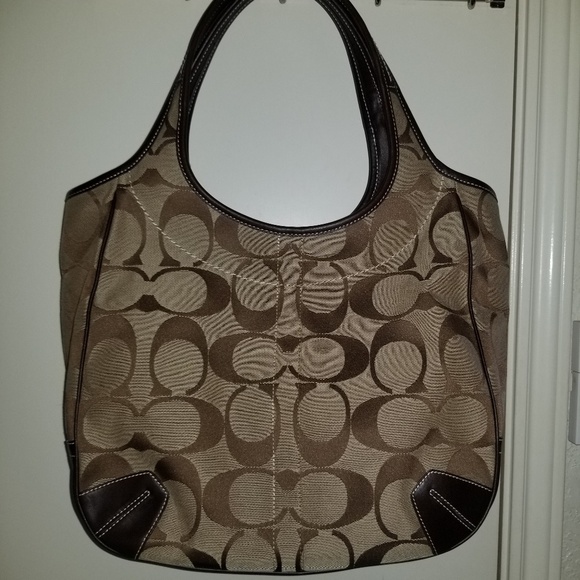 COACH LARGE HOBO PURSE - Picture 2 of 8